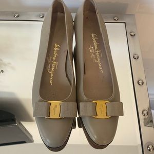 Salvatore Ferragamo Nude Flats Beige